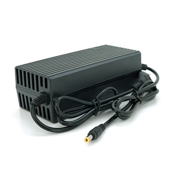 Зарядний пристрій Jinyi для акумуляторів Li-ion 48V(54,6V),13S,2A,штекер 5.5*2.5,з індикацією,BOX -YT22392 фото