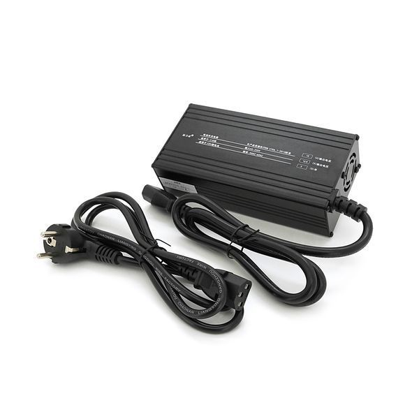 Зарядний пристрій для акумуляторів Li-ion 12V(12,6V),3S,15A,штекер Triangle plug (T-tipe/IEC/C13 N+L-), LED-індикація, 137x90x50mm -YT36977 фото