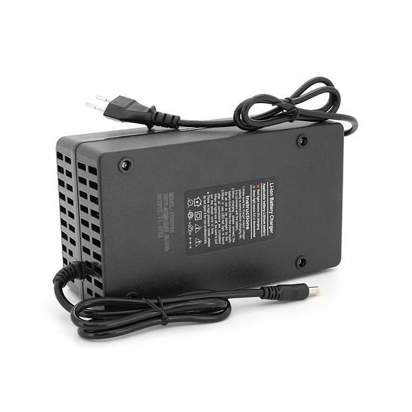 Зарядний пристрій для акумуляторів Li-ion 60V(71,4V),17S,8A,650W, штекер 5.5*2.5,з індикацією,BOX -YT41957 фото