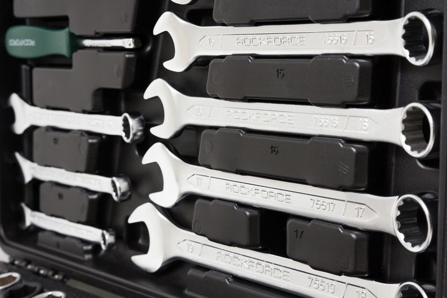 Набор инструментов 82+6 предметов 1/4"1/2"(6гр.)+(головка-бита 1/4" T40; биты 5/16": М8,10,12,14;головки 1/2": 10,12,13мм;ключи 26257 фото