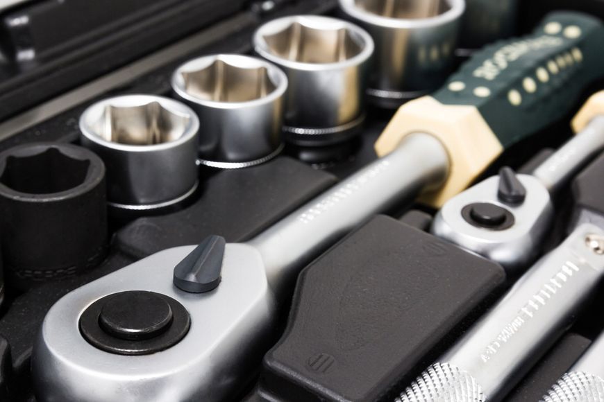 Набор инструментов 82+6 предметов 1/4"1/2"(6гр.)+(головка-бита 1/4" T40; биты 5/16": М8,10,12,14;головки 1/2": 10,12,13мм;ключи 26257 фото